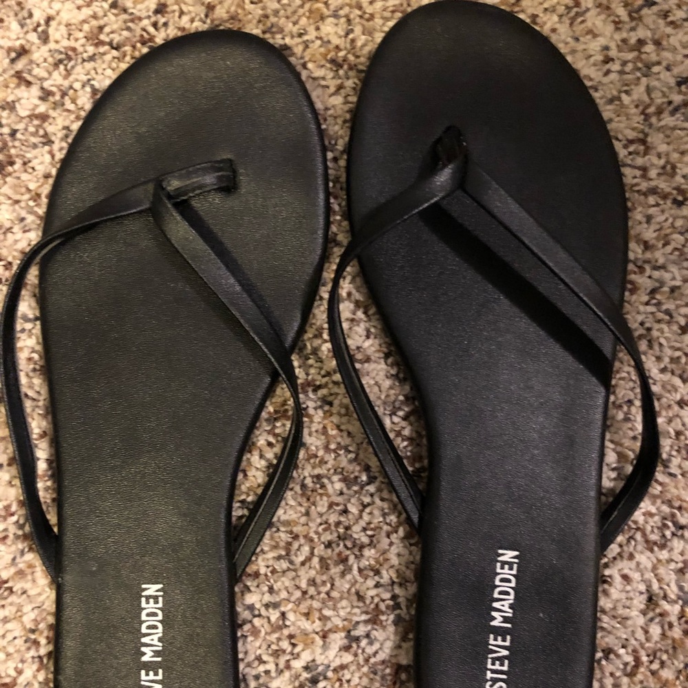 Steve Madden flip flops